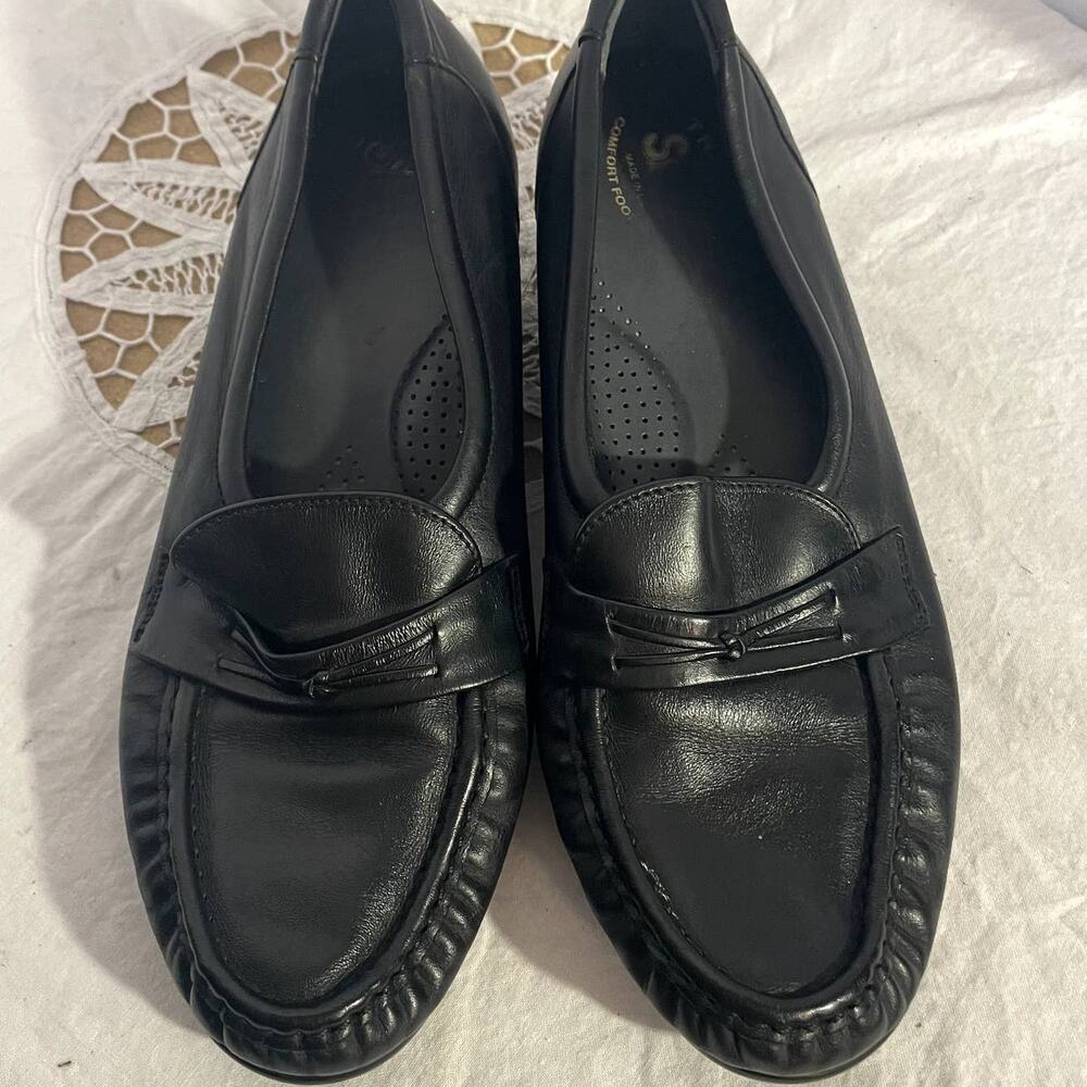 SAS Size 8.5N Women's Black Leather Comfort Loafers Made in USA  04823736